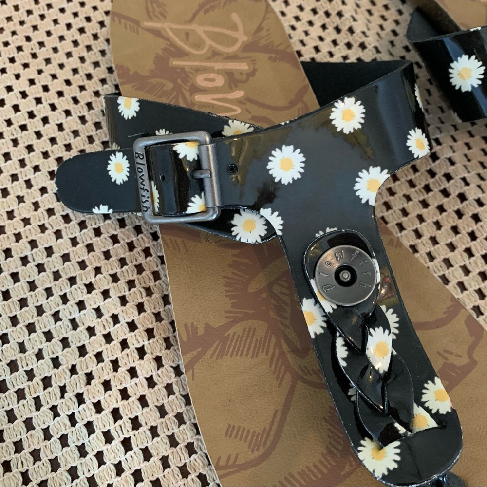 Blowfish Malibu Floral Daisy Sandals - Picture 4 of 11